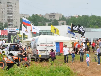 Гонки на джипах по бездорожью